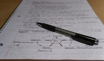 Taking-notes-by-English-340